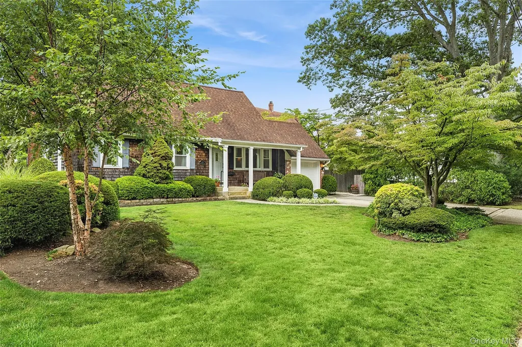 222 Half Hollow Road Deer Park NY 11729