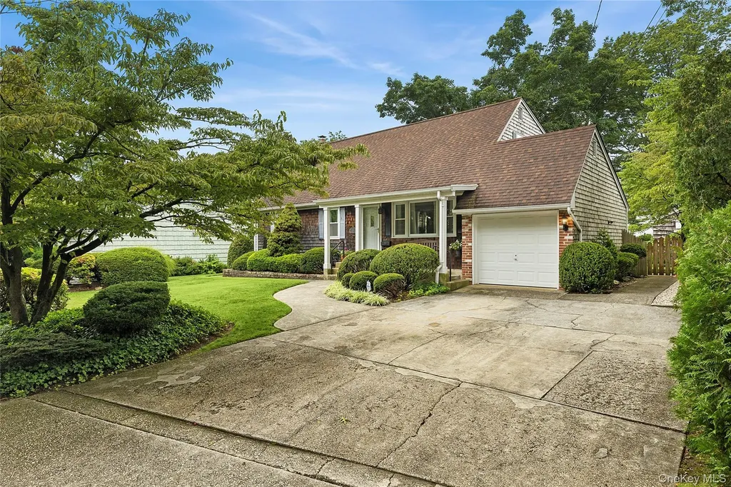 222 Half Hollow Road Deer Park NY 11729