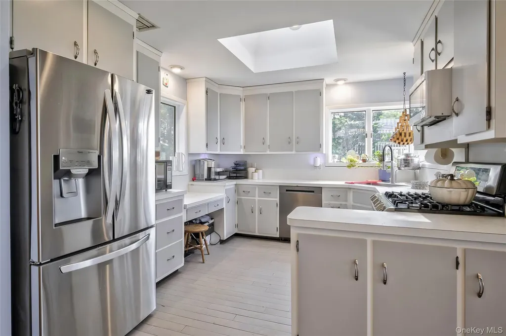 14 Mariners Lane Northport NY 11768