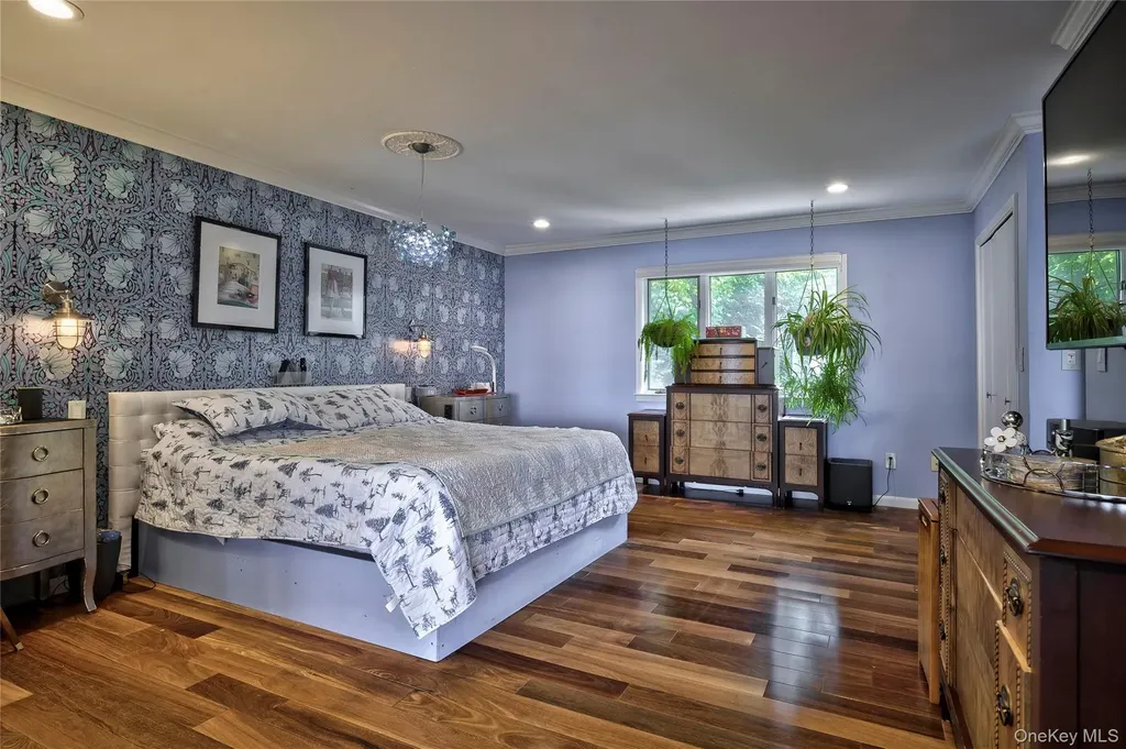 14 Mariners Lane Northport NY 11768
