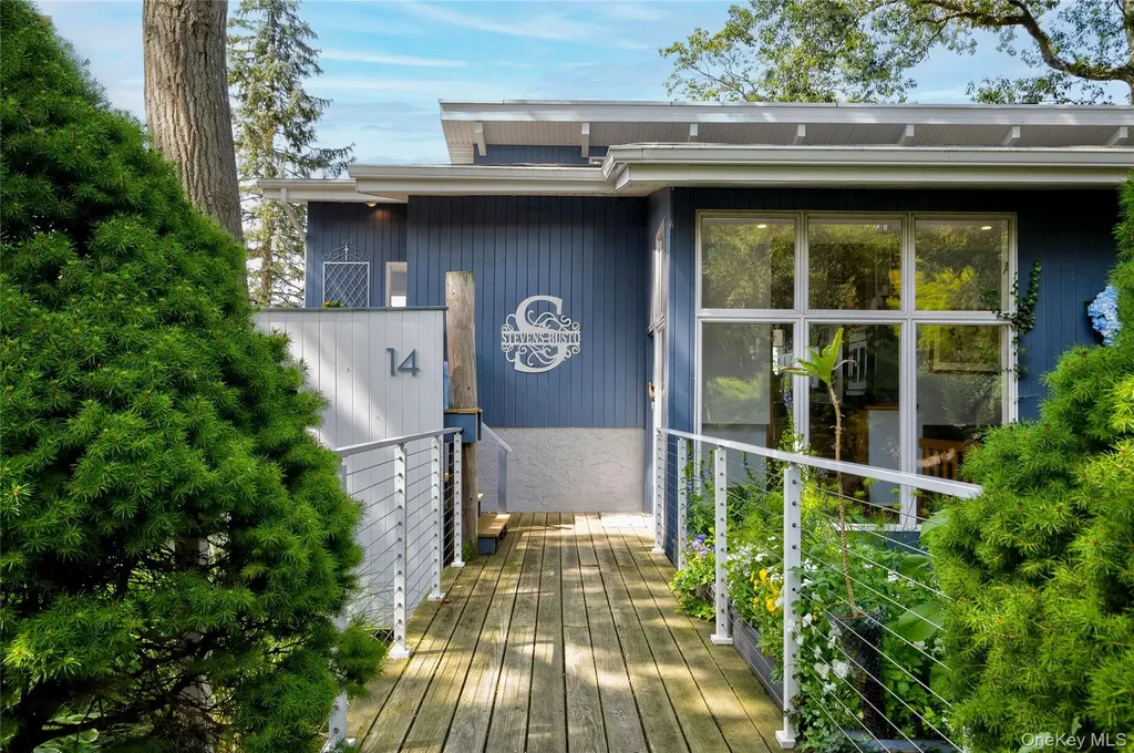 14 Mariners Lane Northport NY 11768
