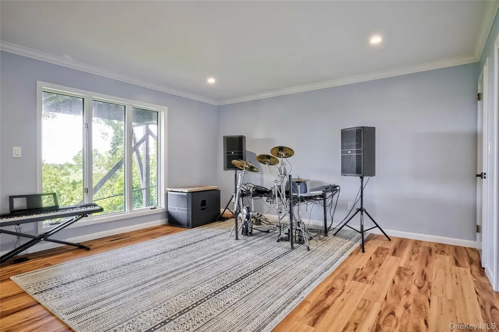 14 Mariners Lane Northport NY 11768