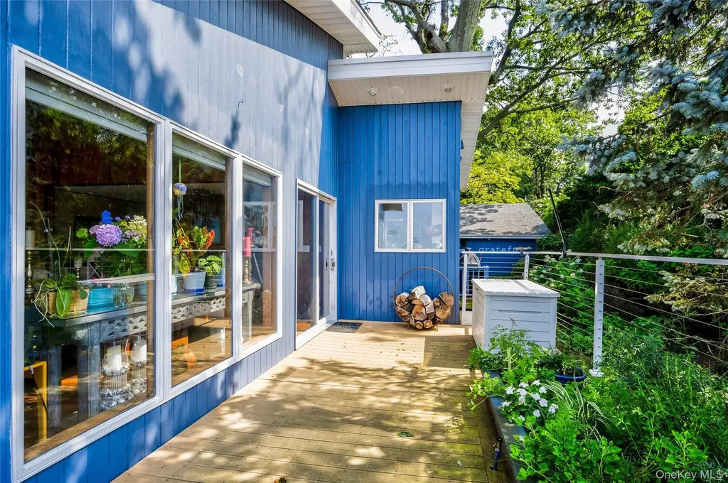 14 Mariners Lane Northport NY 11768