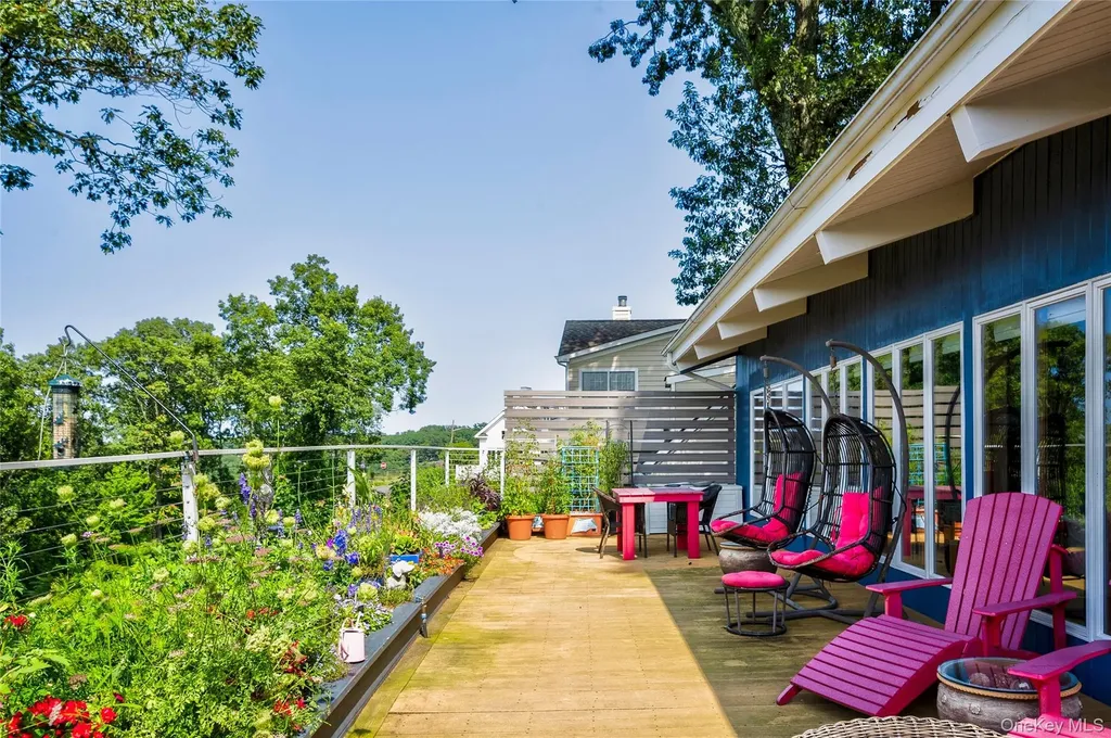 14 Mariners Lane Northport NY 11768