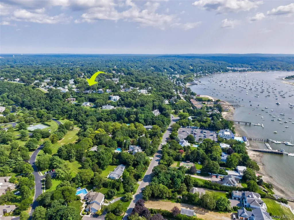 14 Mariners Lane Northport NY 11768