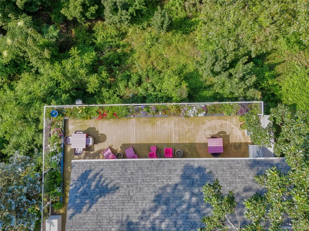 14 Mariners Lane Northport NY 11768