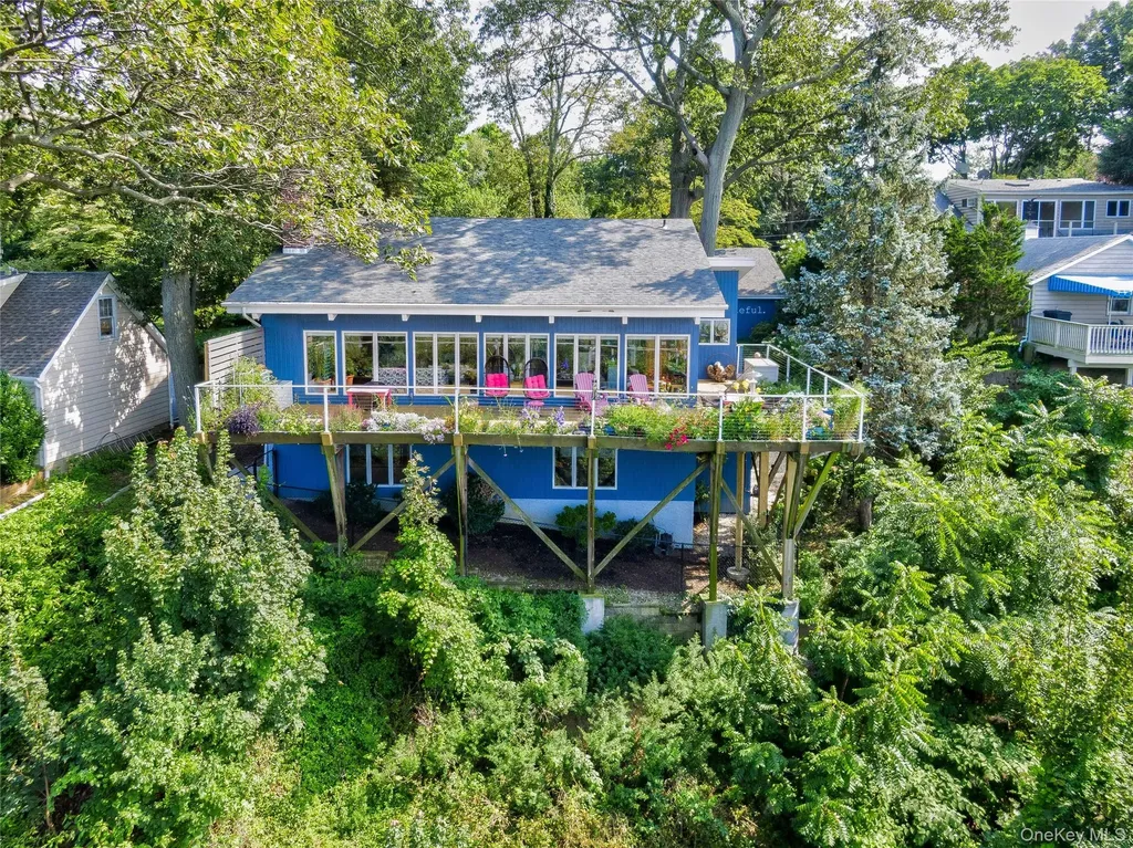 14 Mariners Lane Northport NY 11768