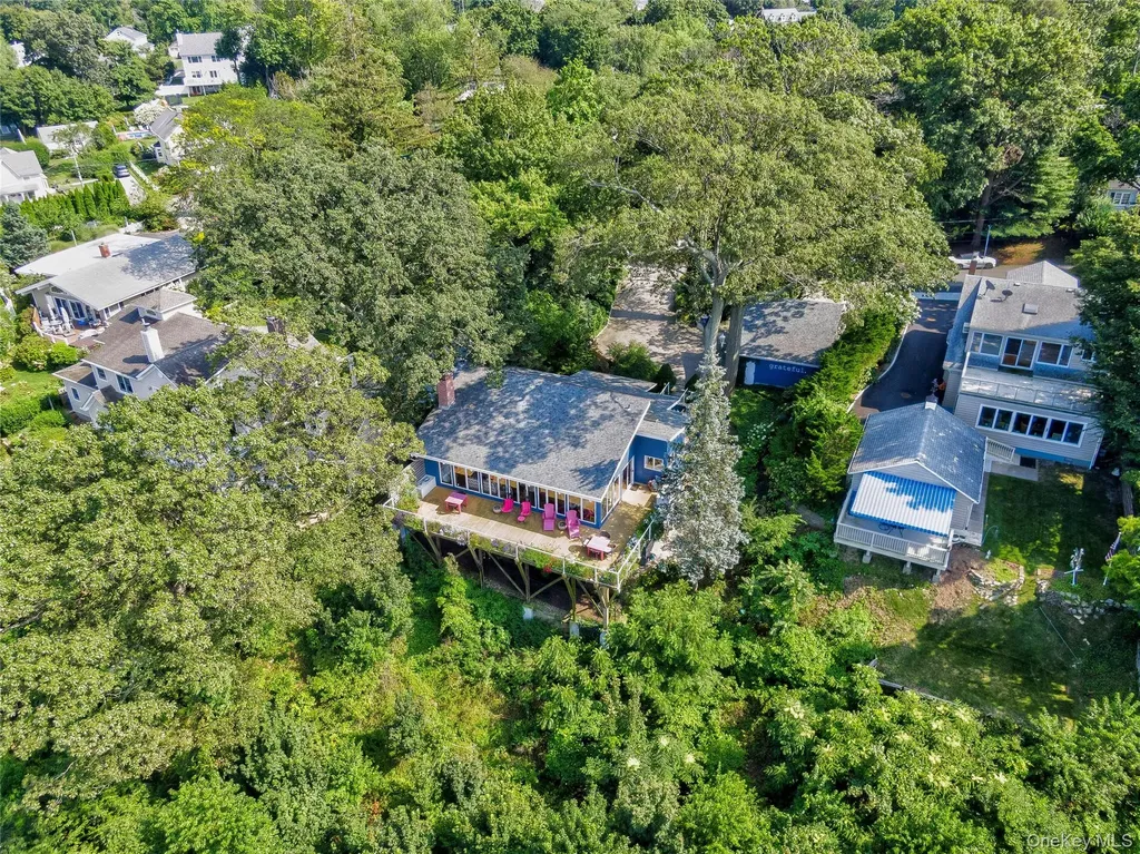 14 Mariners Lane Northport NY 11768