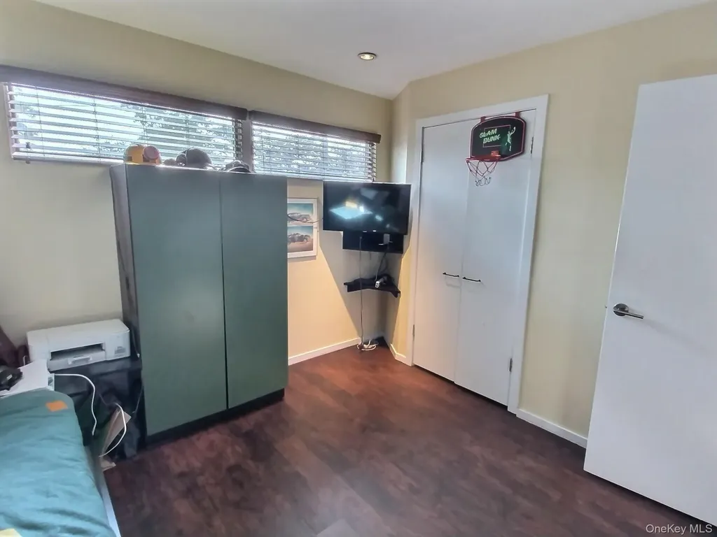 417 Bunker Drive Oceanside NY 11572