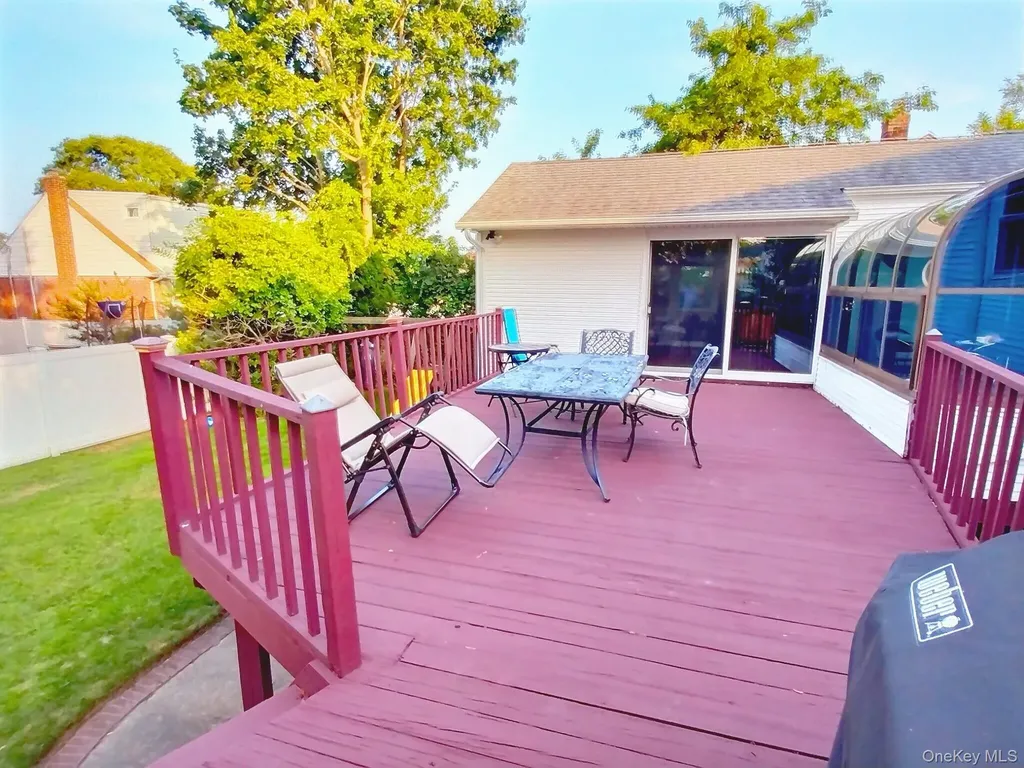 417 Bunker Drive Oceanside NY 11572