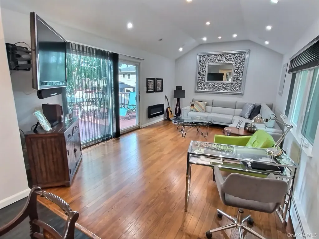 417 Bunker Drive Oceanside NY 11572