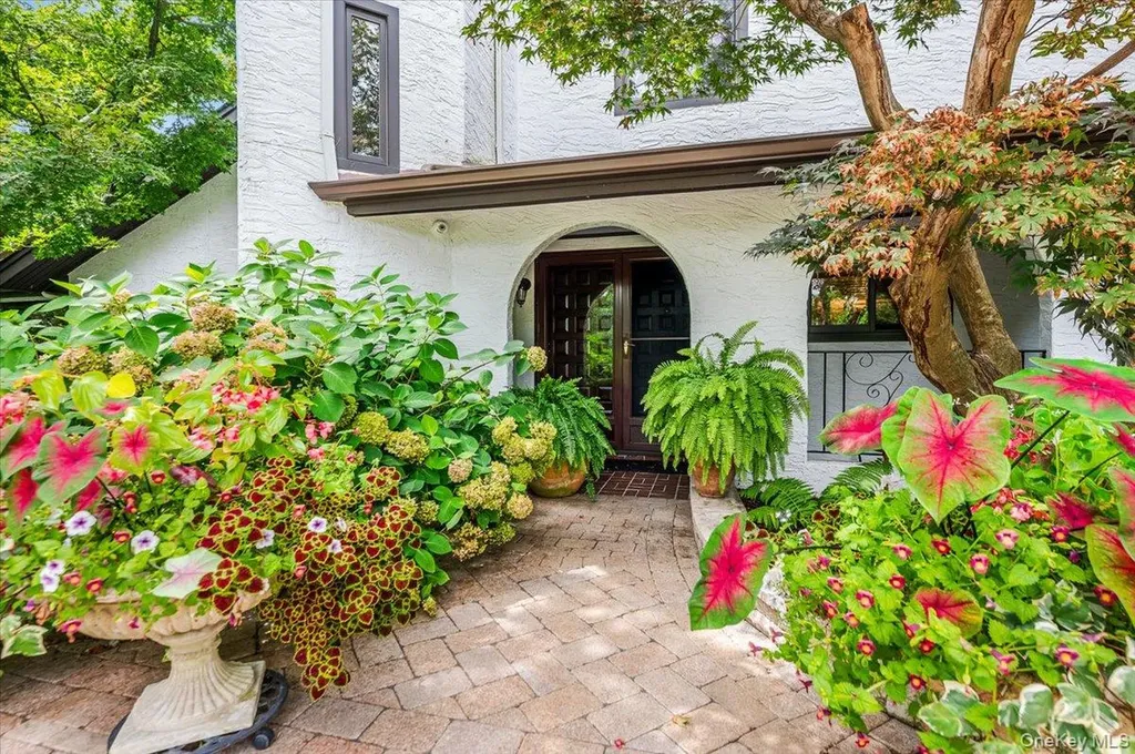 50 Cedar Lane Babylon NY 11702