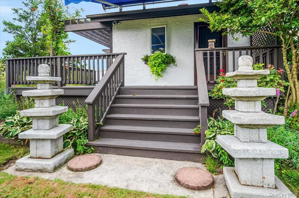 50 Cedar Lane Babylon NY 11702