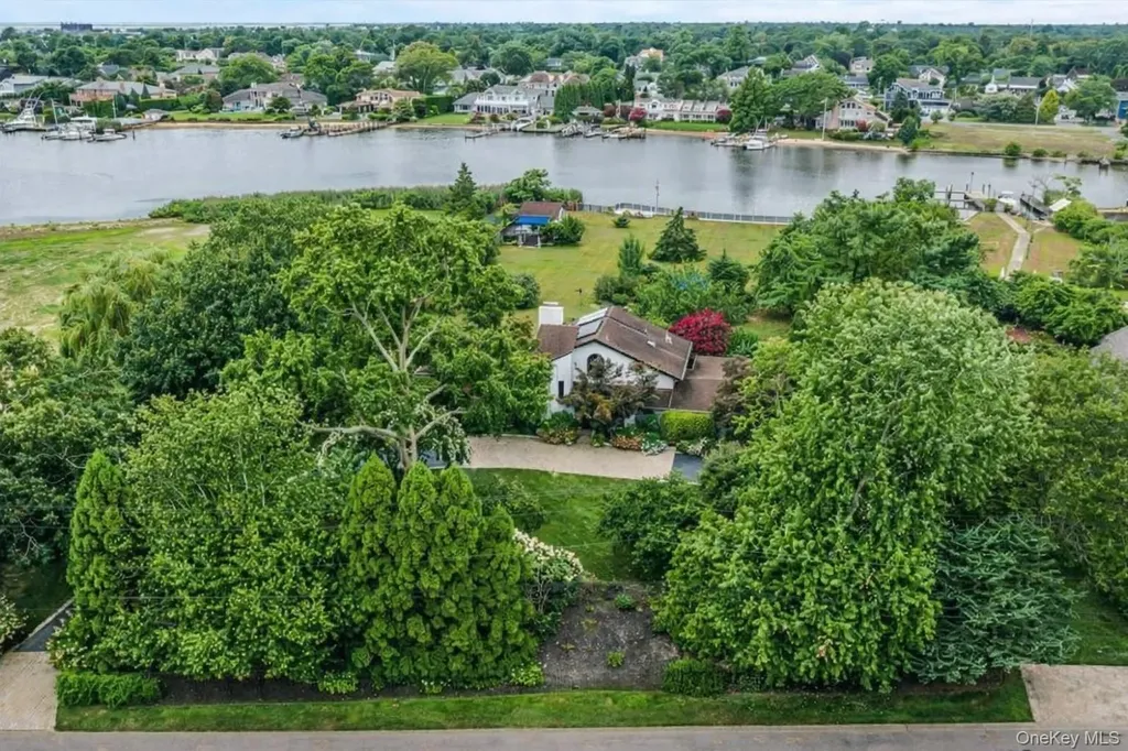 50 Cedar Lane Babylon NY 11702