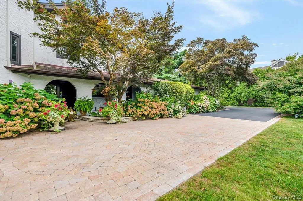 50 Cedar Lane Babylon NY 11702