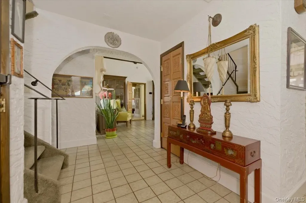 50 Cedar Lane Babylon NY 11702