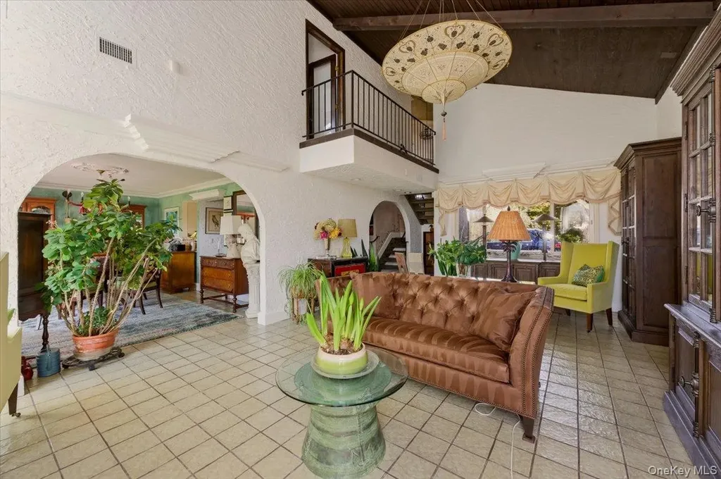 50 Cedar Lane Babylon NY 11702