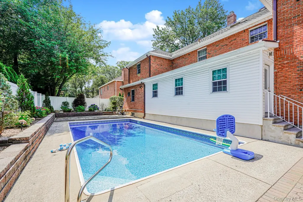 74 Longfellow Avenue Staten Island NY 10301