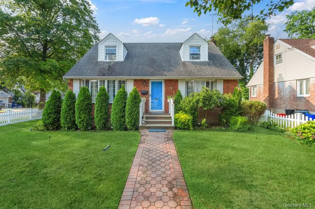 84 Meyer Avenue Valley Stream NY 11580