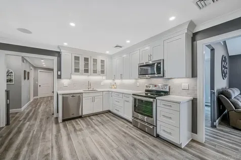 10 Woodbine Street Coram NY 11727