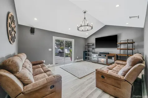 10 Woodbine Street Coram NY 11727
