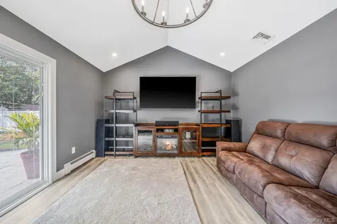 10 Woodbine Street Coram NY 11727