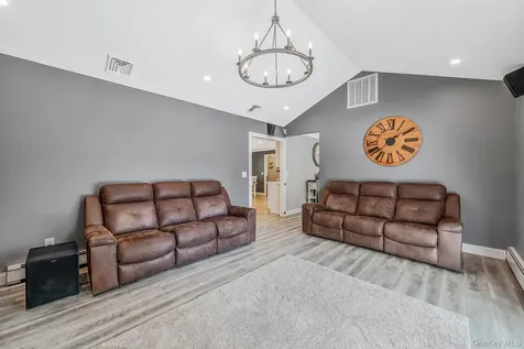 10 Woodbine Street Coram NY 11727