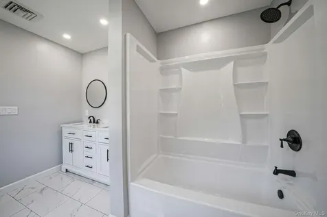 10 Woodbine Street Coram NY 11727
