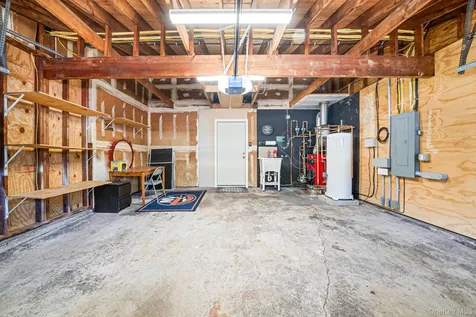 10 Woodbine Street Coram NY 11727