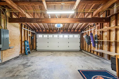 10 Woodbine Street Coram NY 11727