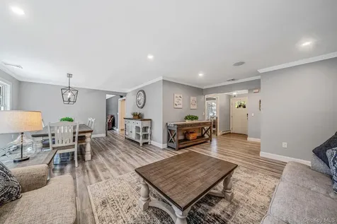 10 Woodbine Street Coram NY 11727