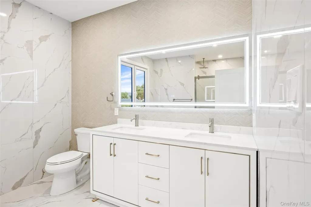 38 Birch Lane Levittown NY 11756