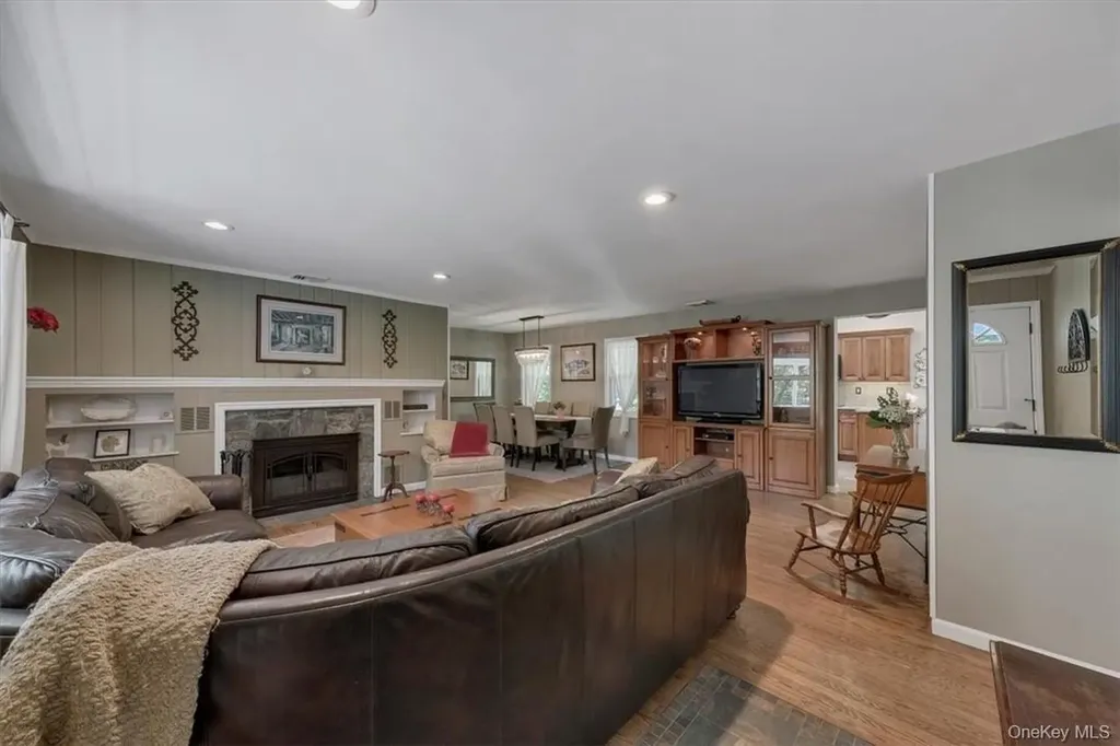 13 Split Rock Road Mahopac NY 10541