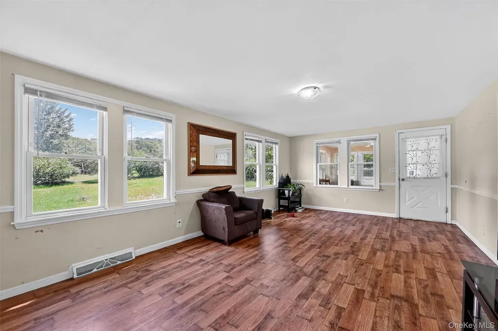 1538 Route 211 W Middletown NY 10940