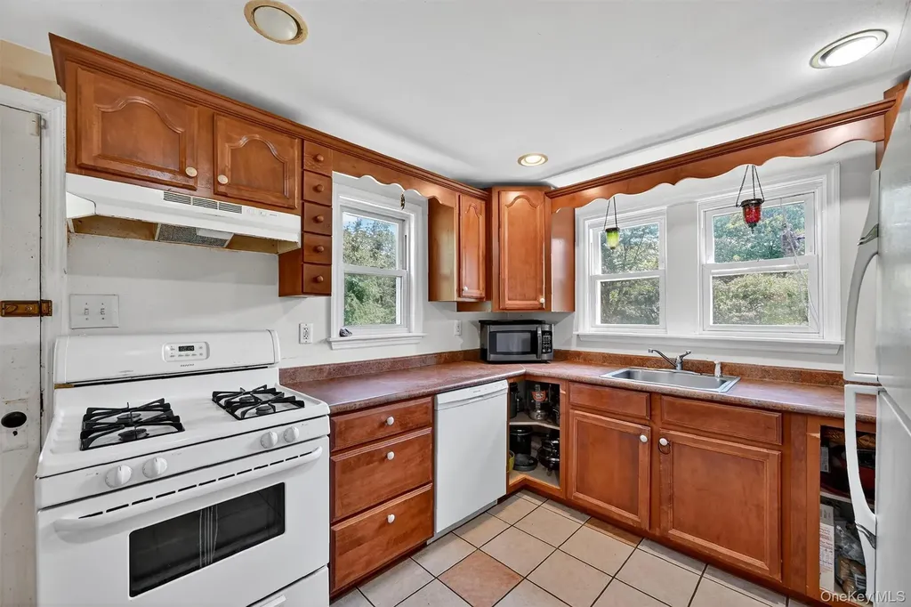 1538 Route 211 W Middletown NY 10940