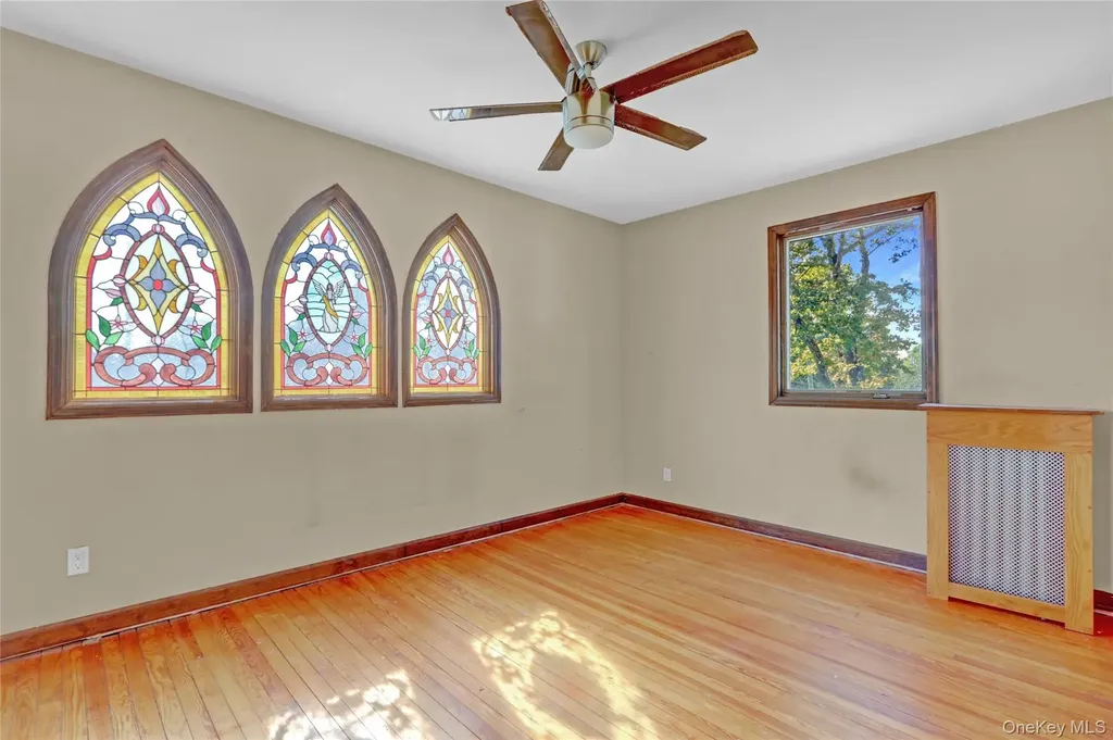 89 Rolling Street Lynbrook NY 11563