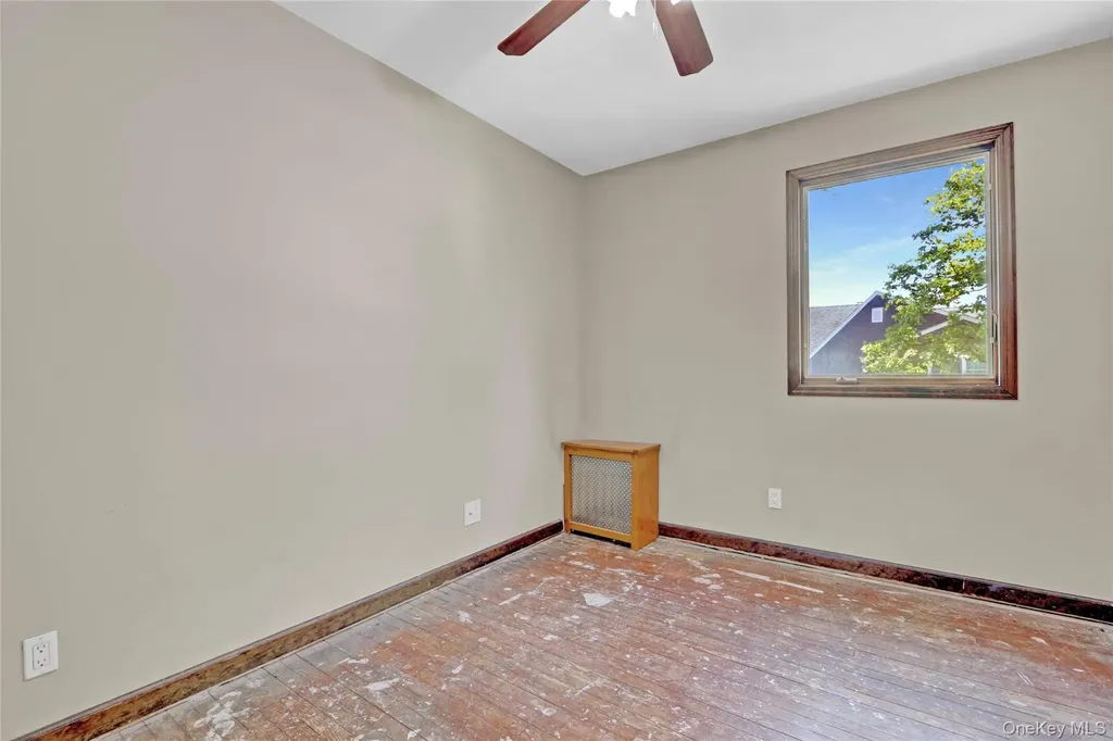 89 Rolling Street Lynbrook NY 11563