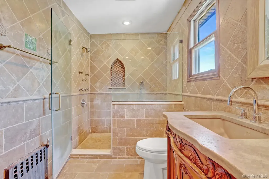 89 Rolling Street Lynbrook NY 11563