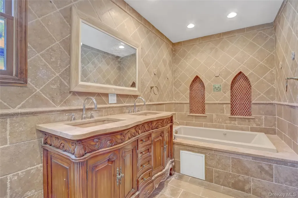 89 Rolling Street Lynbrook NY 11563