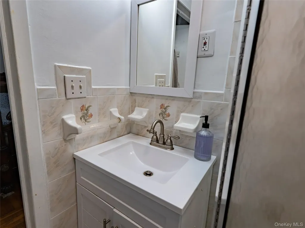 3841 Bailey Avenue Bronx NY 10463