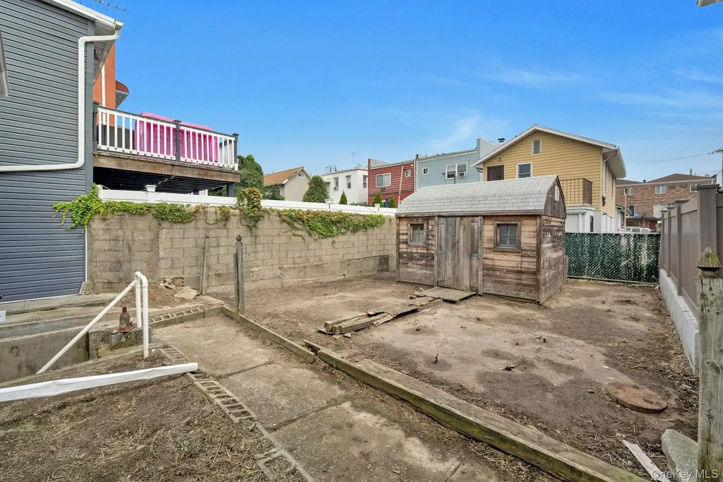 556 Ellsworth Avenue Bronx NY 10465