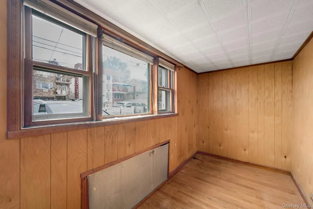 556 Ellsworth Avenue Bronx NY 10465