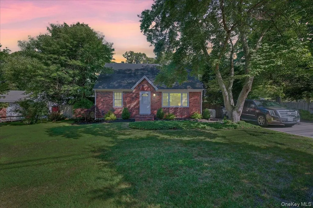 188 Donegan Avenue East Patchogue NY 11772