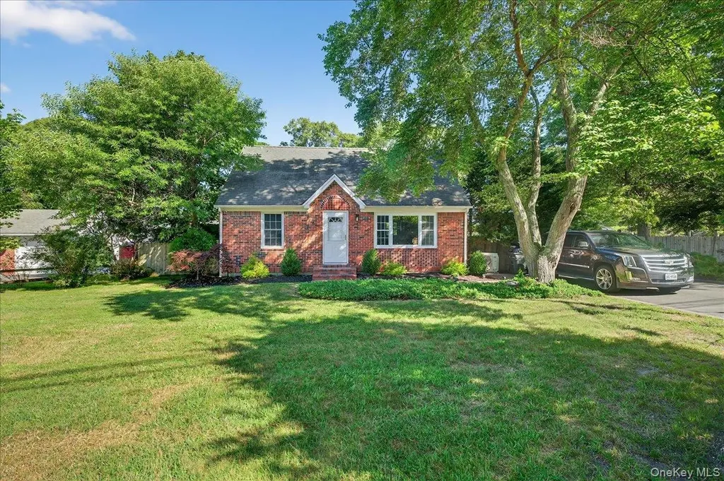 188 Donegan Avenue East Patchogue NY 11772