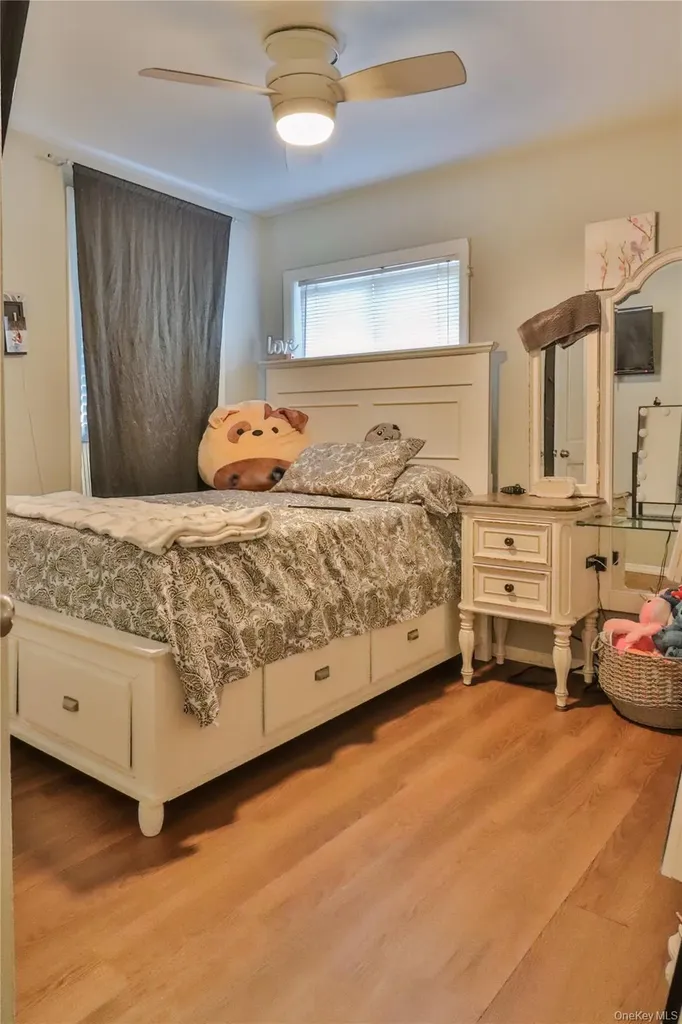656 Scherger Avenue East Patchogue NY 11772