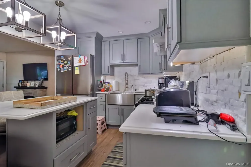 656 Scherger Avenue East Patchogue NY 11772