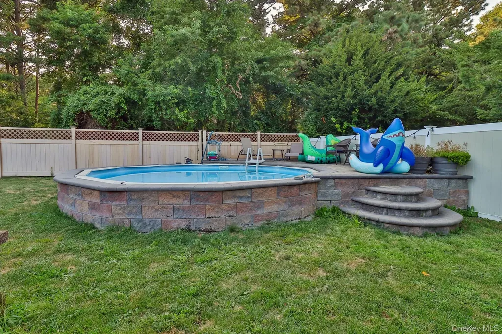 656 Scherger Avenue East Patchogue NY 11772