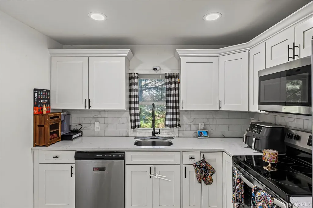 8 Edgewater Drive Mastic Beach NY 11951