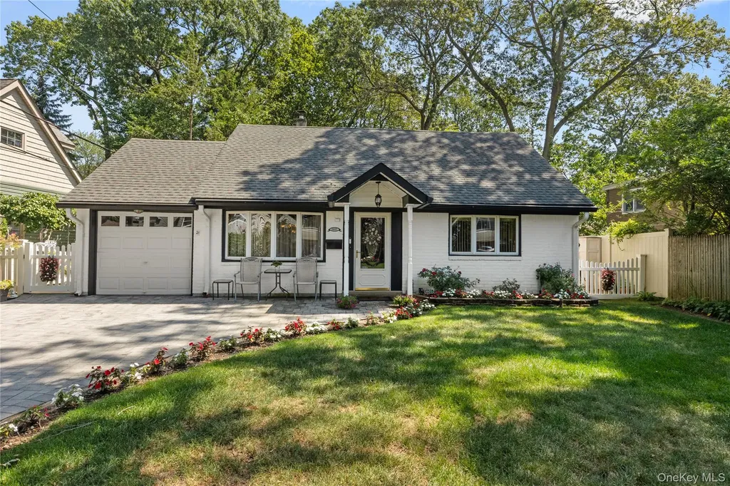 1605 Henry Road Wantagh NY 11793