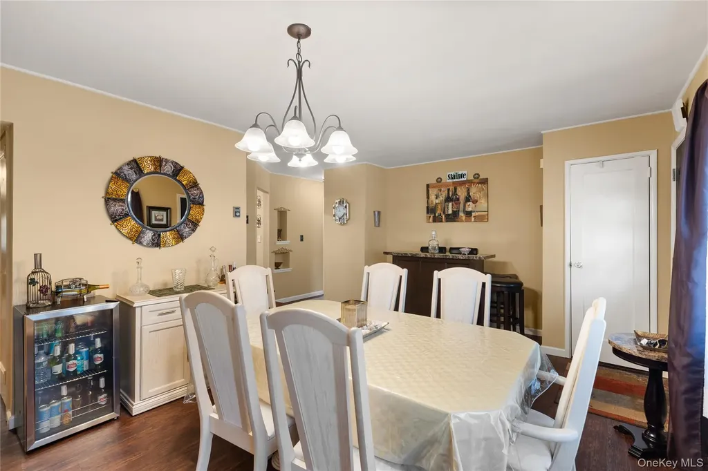 1605 Henry Road Wantagh NY 11793